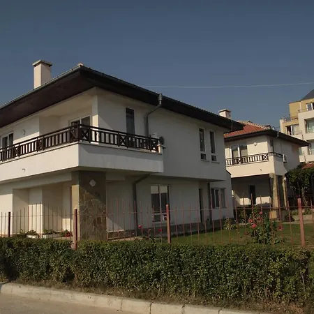 Villas Bilyana *