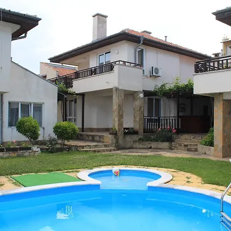 Villas Bilyana 펜션